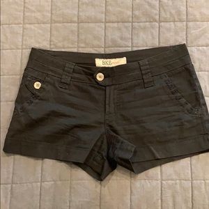BLE Casual Black Mollie Short